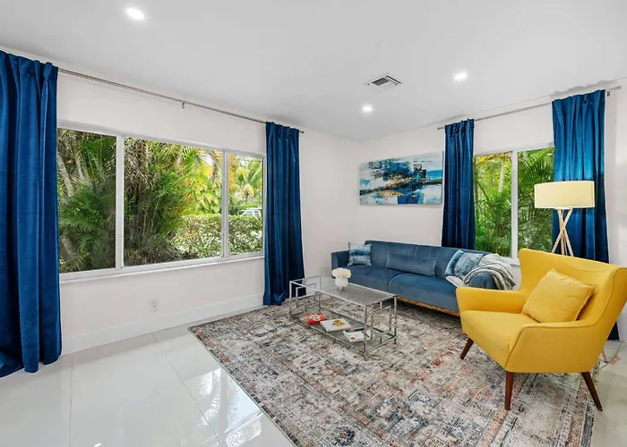 Uhost Ai - Stylish Apartment Steps From Beach