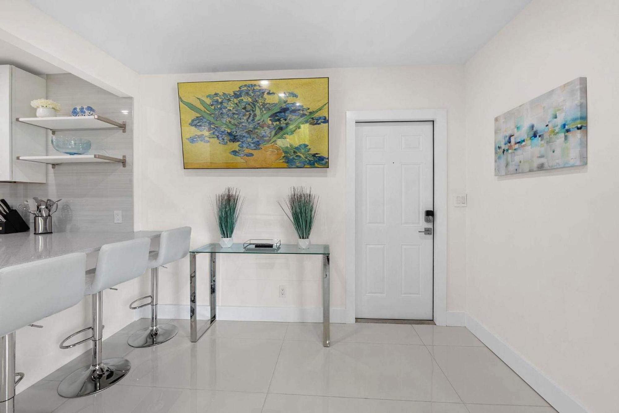 Apartamento Uhost Ai - Stylish Steps From *