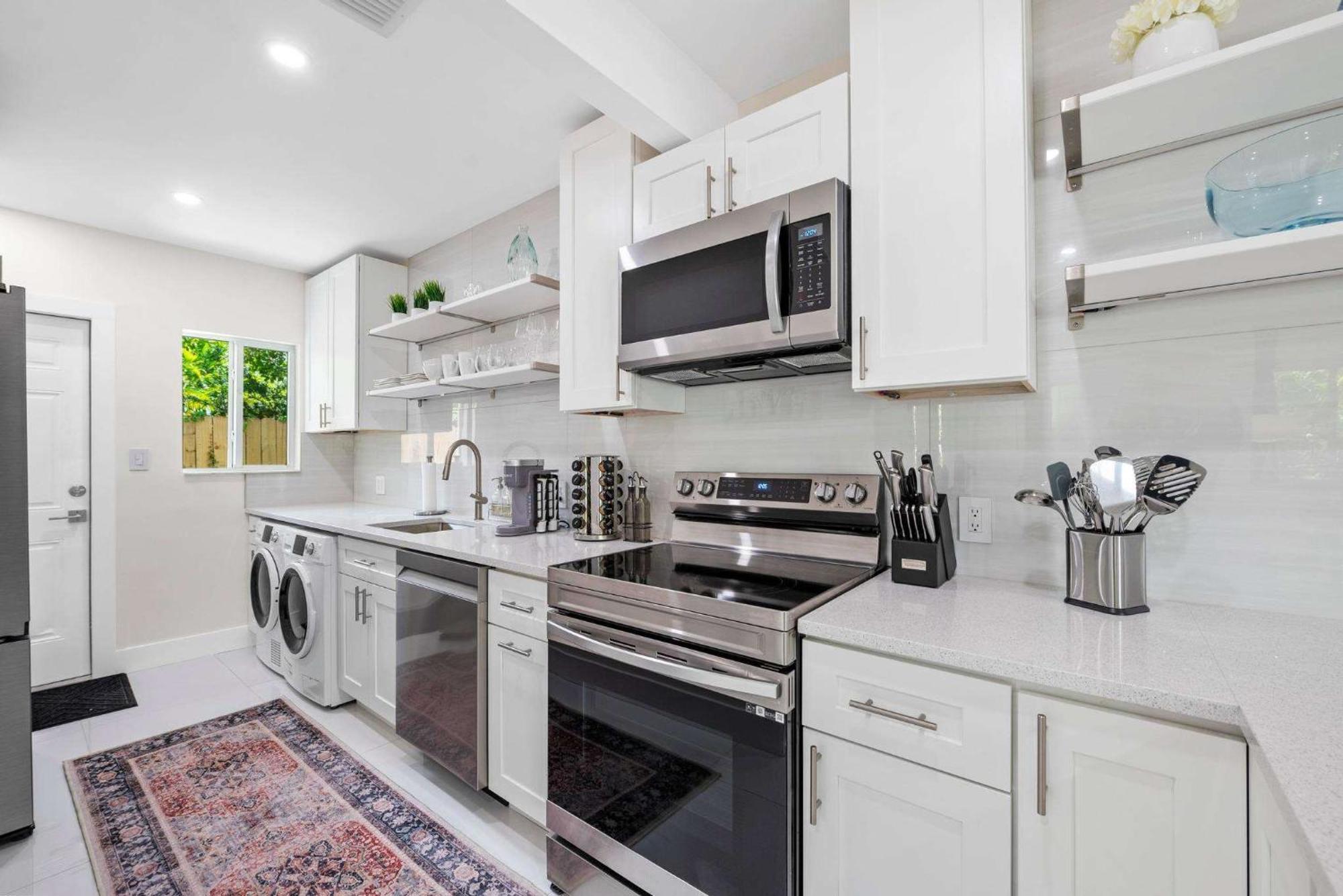 Uhost Ai - Stylish Steps From * Fort Lauderdale